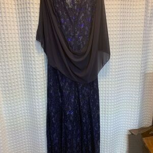Elegant Navy Blue Lace Evening Dress